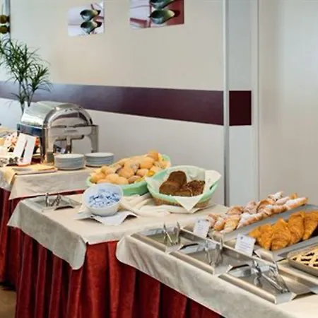 Eden מלון לידו די ג'סולו